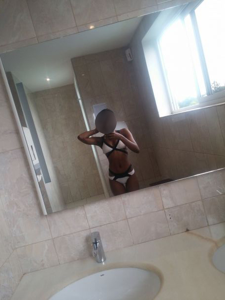 Συνοδοί Girne (Kerýneia) (Kyrenia): MERHABA BEN TATLI KIZIM, EĞİTİMLİ SEVİMLİ DUDAKLARLA YÜKÜMLÜLÜĞÜ OLMAKSIZIN